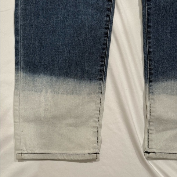 Style & Co Women Dip Dyed High Rise Natural Straight Jeans Blue Ombre Size 6 - Picture 11 of 12